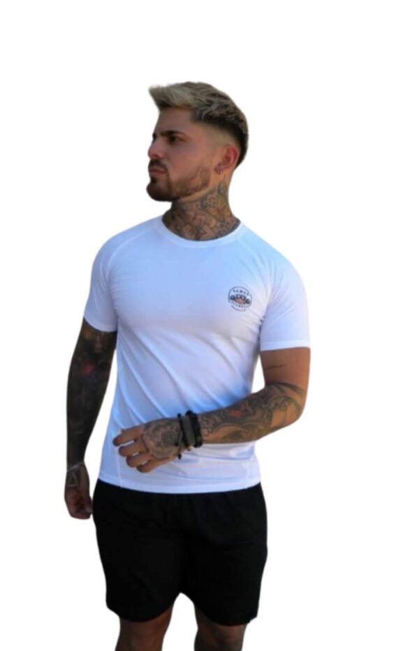 REMERA  DE MICROFIBRA