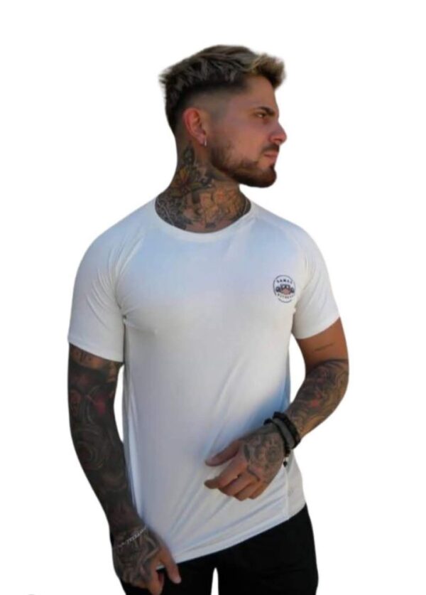 REMERA  DE MICROFIBRA - Imagen 3
